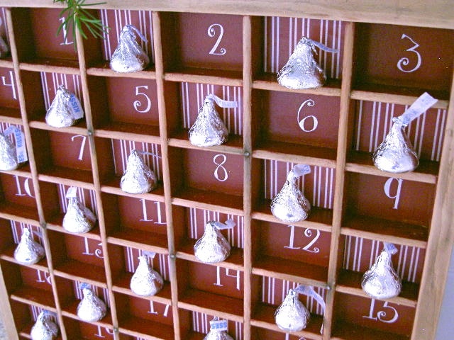 Chocolote Kisses Advent Calendar in brown box shelves