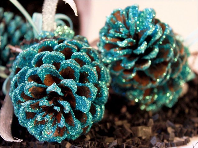 Pinecone ornament with covered green glitters