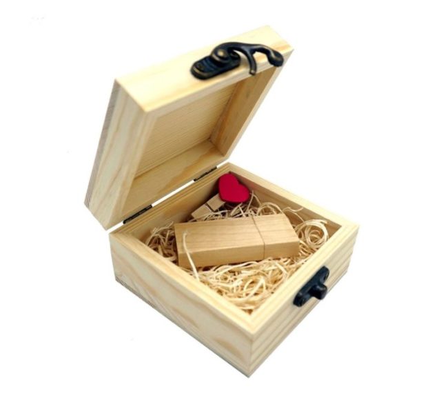 LONMAX Gift Wooden USB 2.0 Flash Drive Memroy Stick Disk with Box 16GB