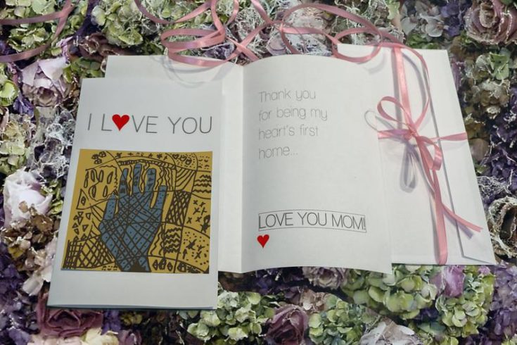 Modern design easy printable card with I love you message for mom.