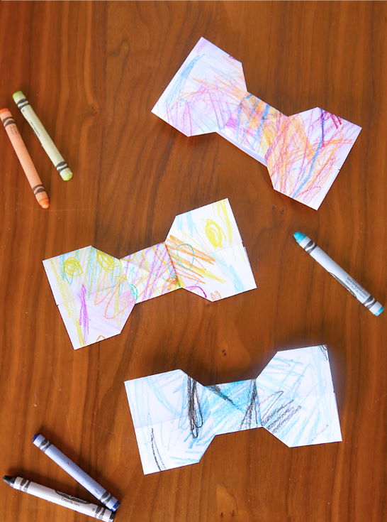 ORIGAMI BOWTIE FOR FATHER’S DAY, crayons in wooden background