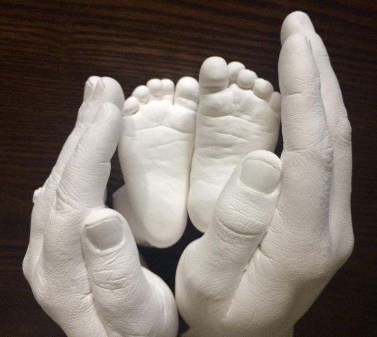 Luna Bean LARGE Keepsake Hands Casting Kit | DIY Plaster Statue Molding Hand Holding Craft Kit for COUPLES, Adult & Child, Wedding, Friends, Anniversary Gift