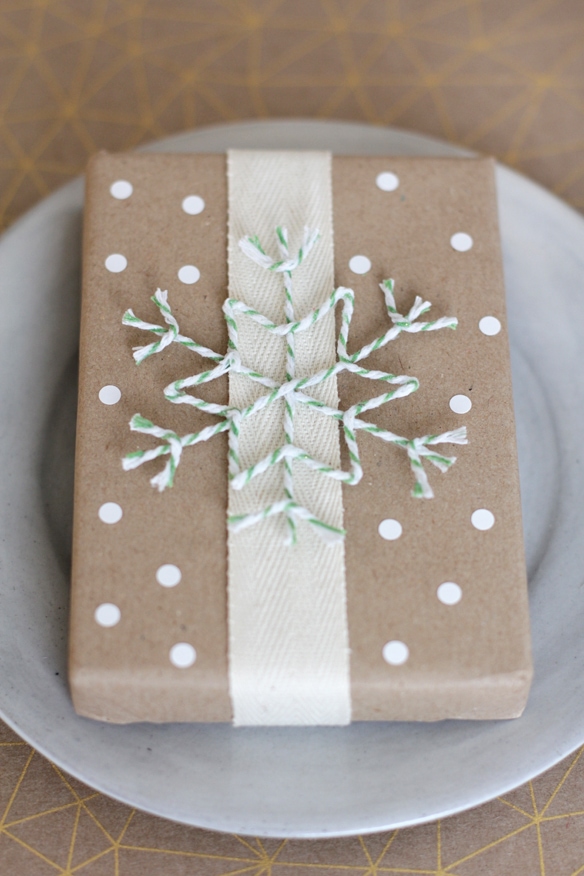 Bown Gift Wrapper Paper with polka dots and string snowflake