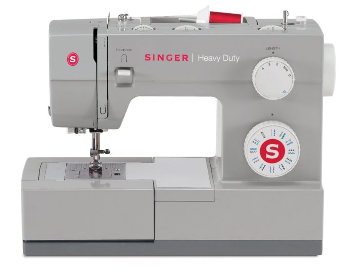 SINGER Heavy Duty 4423 Sewing Machine isolated in white background