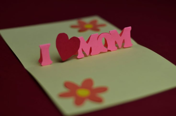 “I Love Mom” Pop-up card for mother's day.